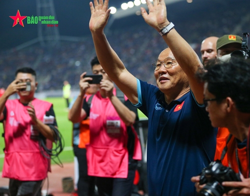Những hình ảnh của thầy Park trong trận đấu cuối cùng dẫn dắt đội tuyển Việt Nam